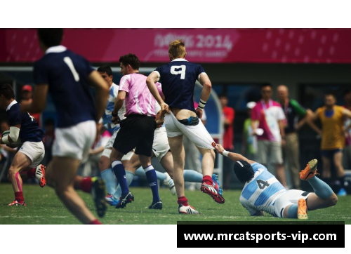 女友被球员围观，情况尴尬！